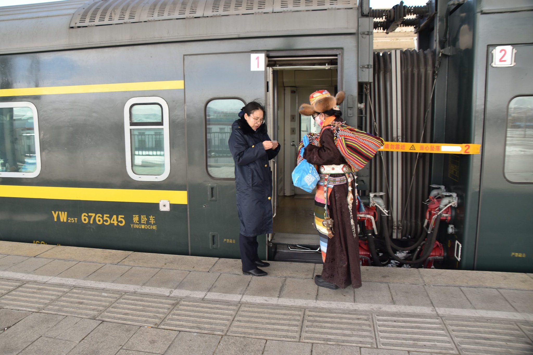 Un treno alla stazione di Tanggula, Tibet
