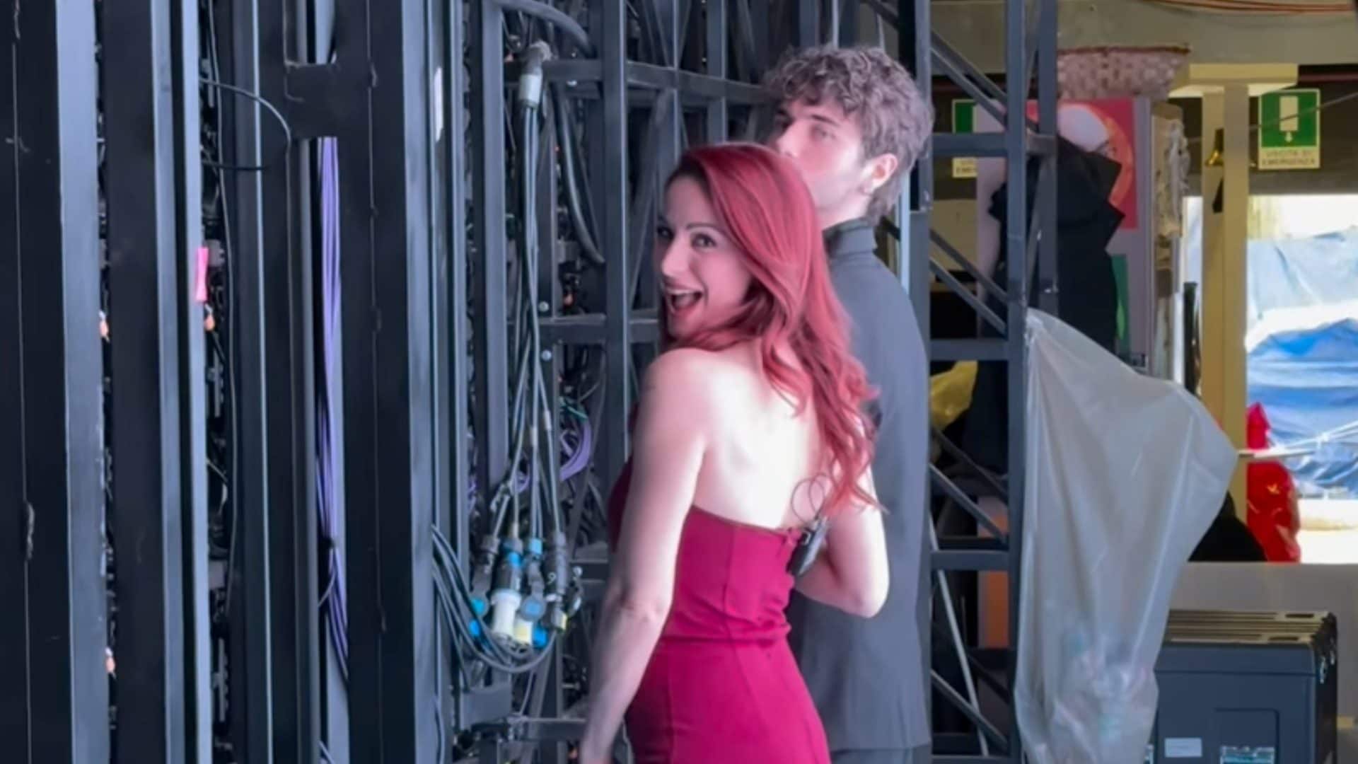 Andrea Delogu toglie le scarpette da ballo: tacchi e tubino a Domenica In con Nikita Perotti