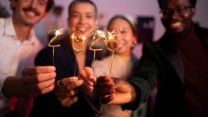 Come iniziare bene l'anno nuovo, la psicologa: "Ascoltarsi e lasciare andare il passato"