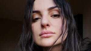 Arisa si prepara a Sanremo: viaggio in Giappone e capelli lunghi effetto messy