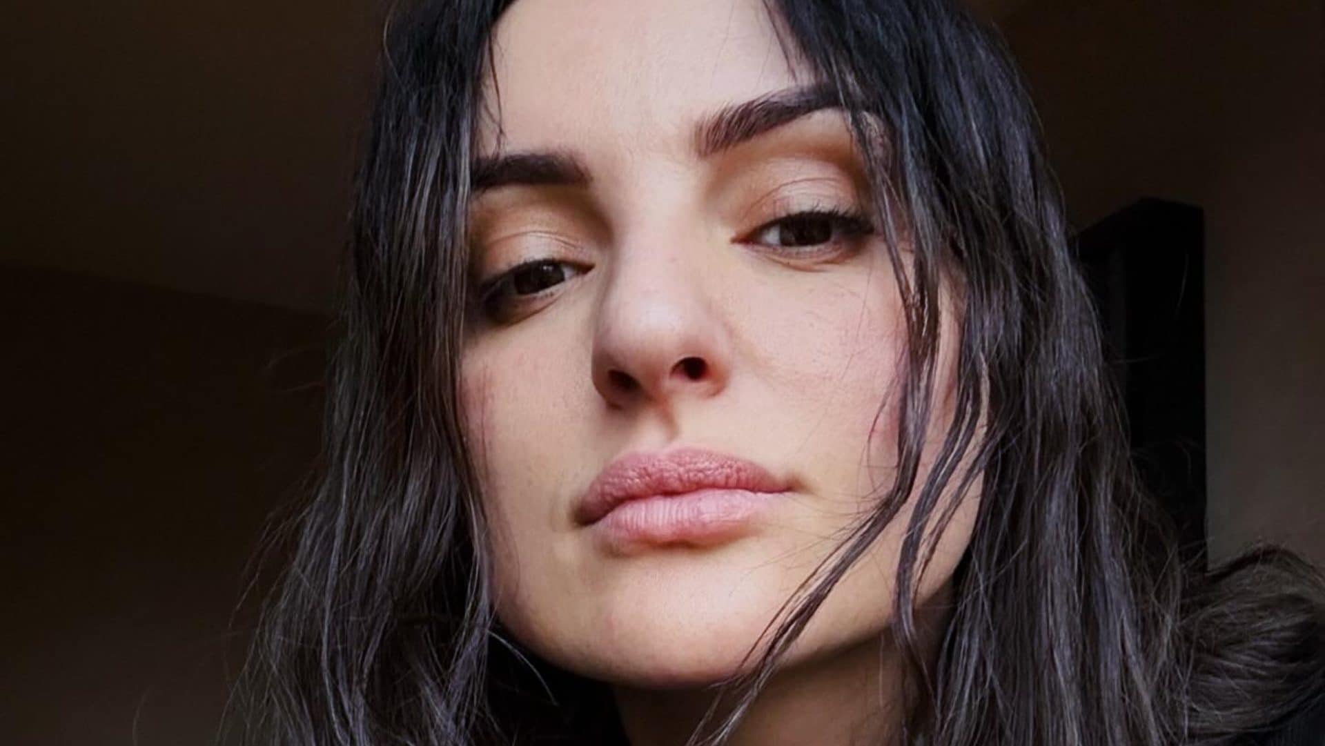 Arisa si prepara a Sanremo 2026: viaggio in Giappone e capelli lunghi effetto messy