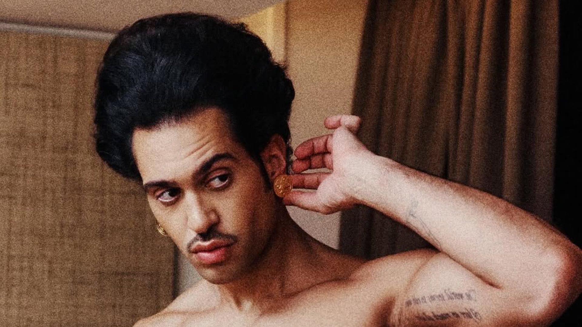 I capelli di Mahmood scatenano l'ironia dei fan: è entrato nella “zia Carmelina season”