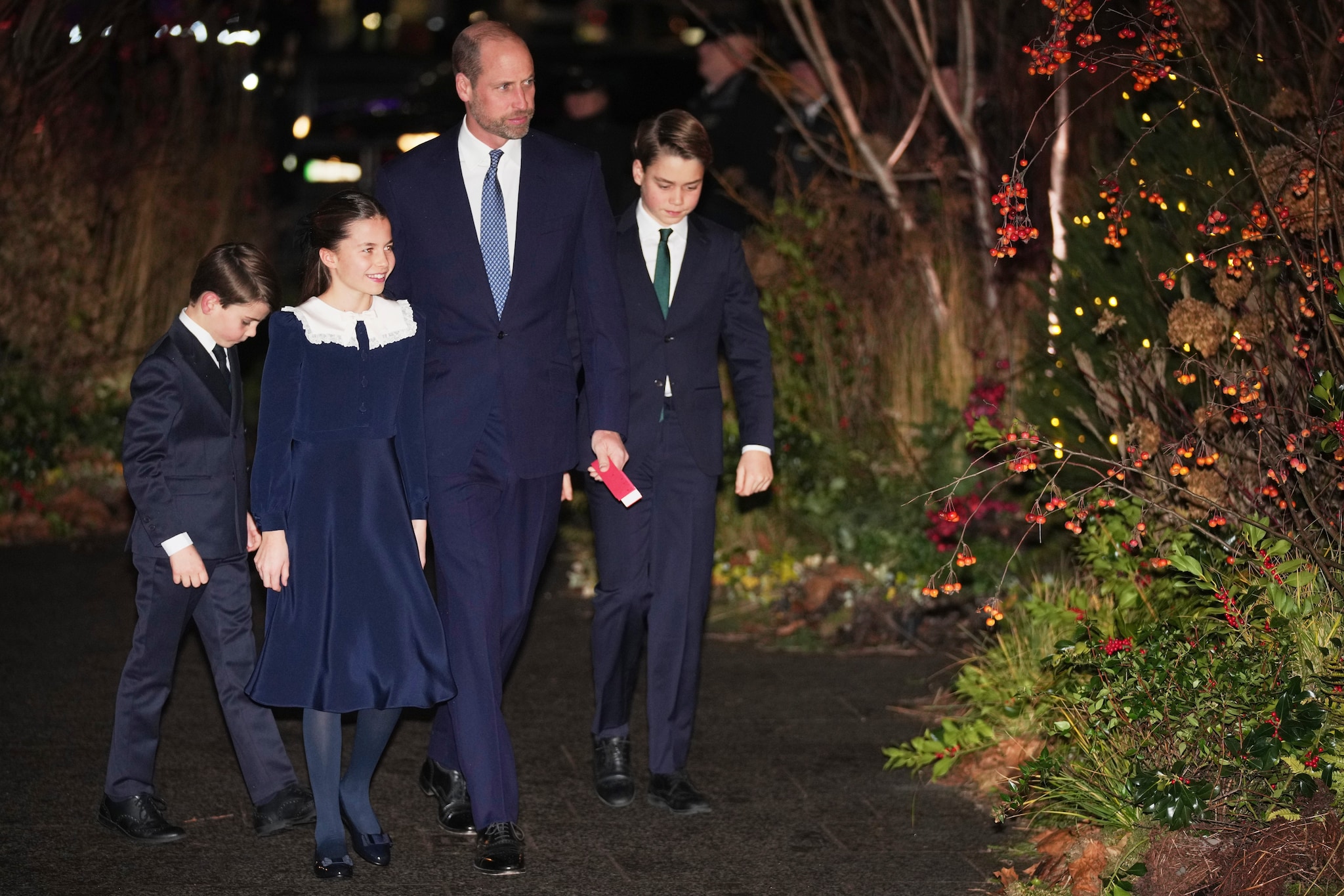Il principe William con George, Charlotte, Louis