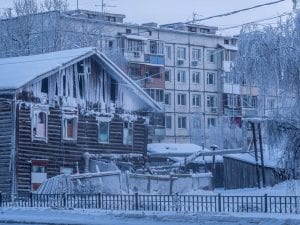 Qual è la città più fredda del mondo, dove per affrontare i -71° servono dieci strati di vestiti