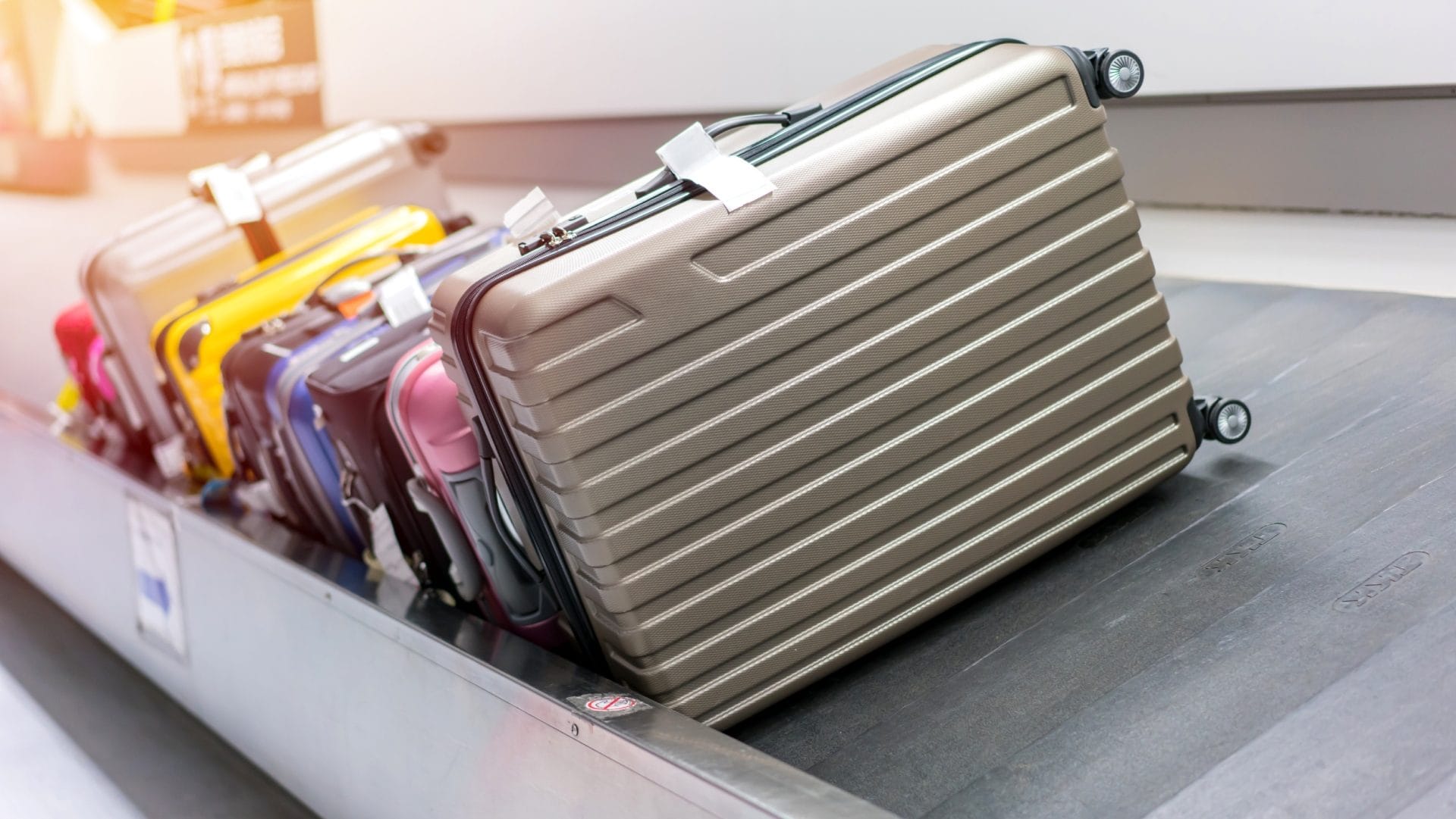 Come evitare i furti di valigia in aeroporto