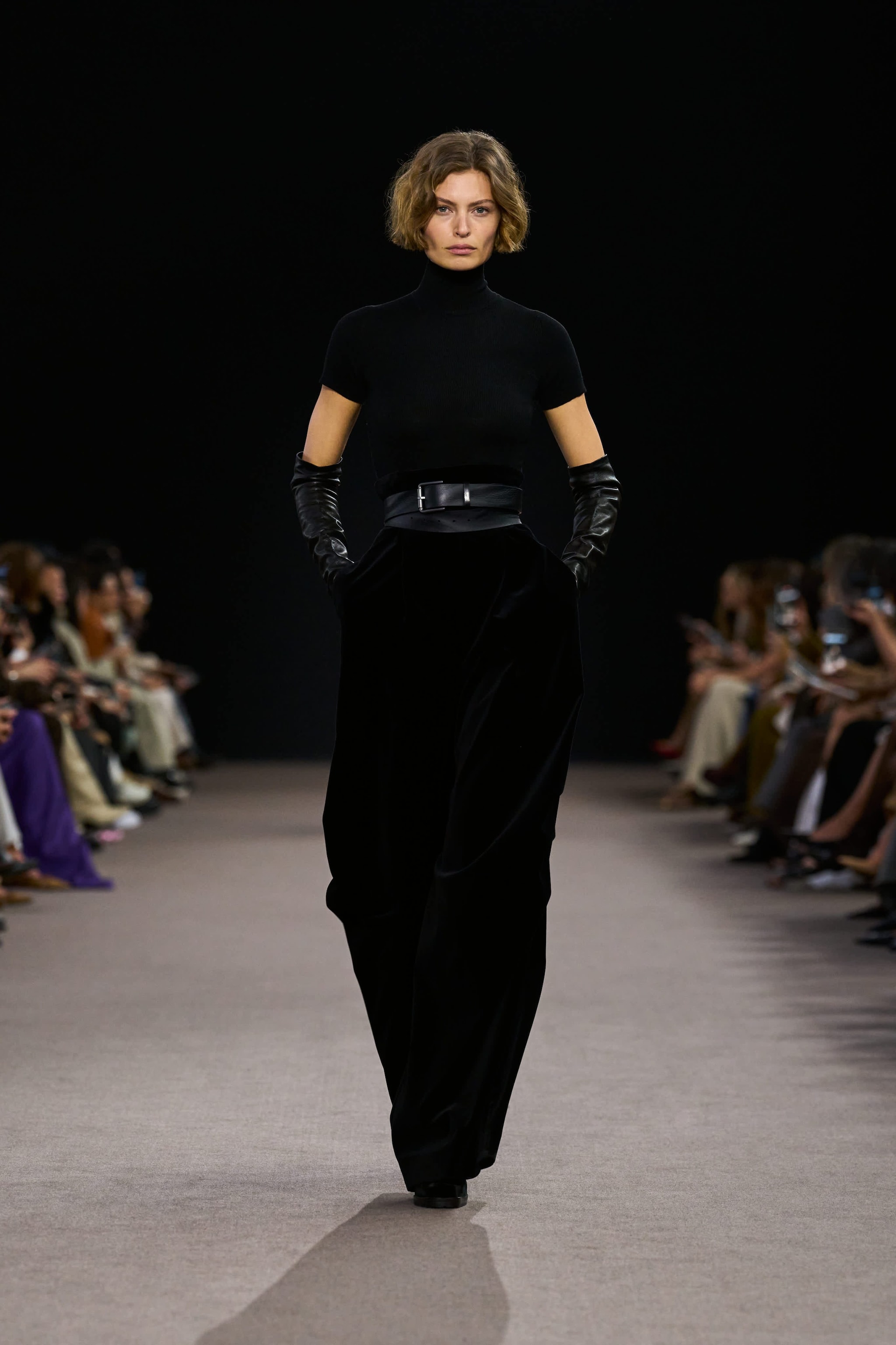 Look total black Max Mara