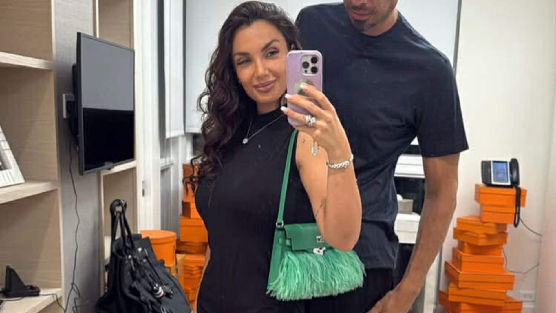 Nell’armadio di Elettra Lamborghini: ha decine di scatole Hermès, un video-telefono e una tv