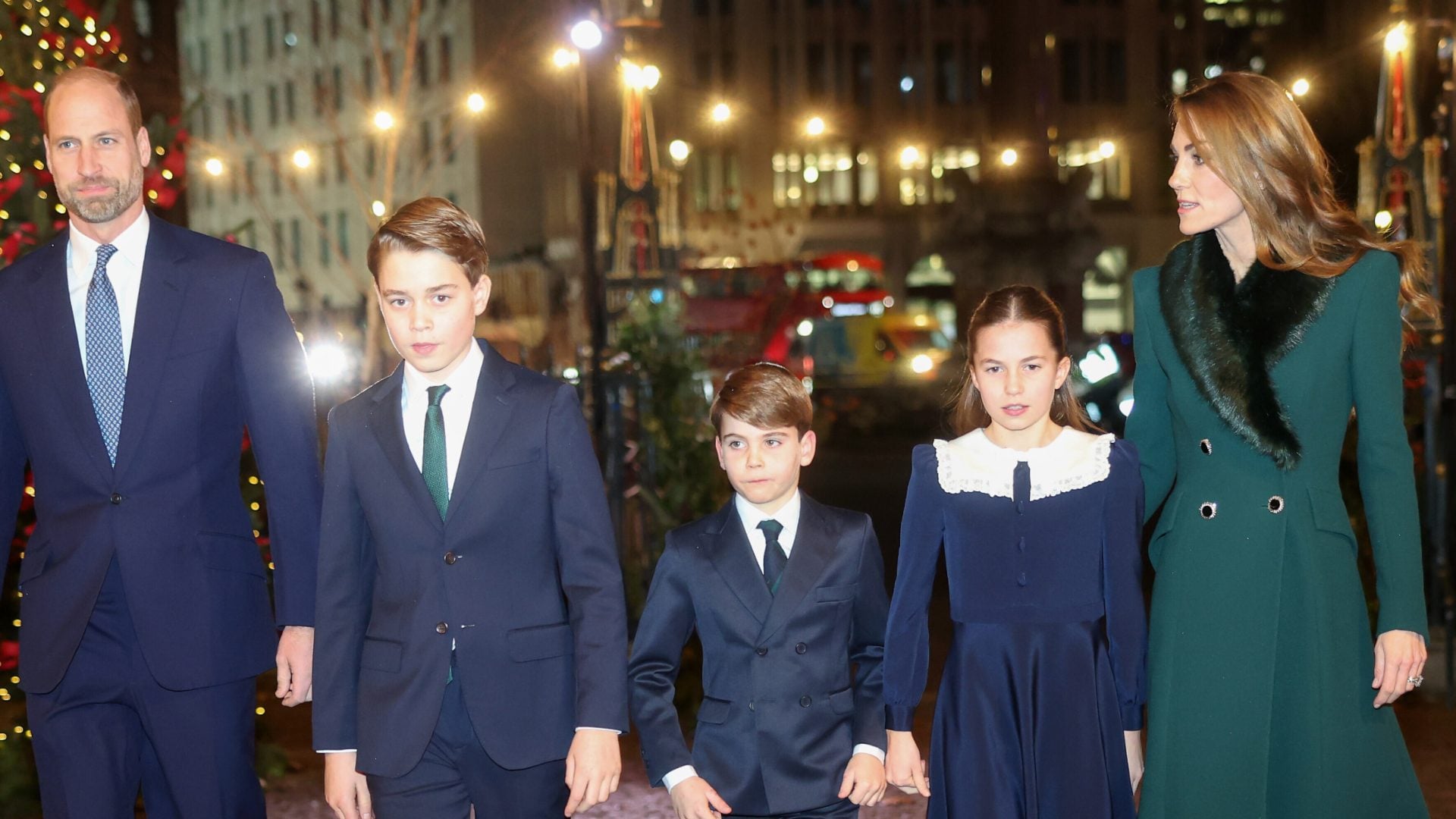 William e Kate vestiti coordinati coi principini al concerto di Natale: il significato dei look