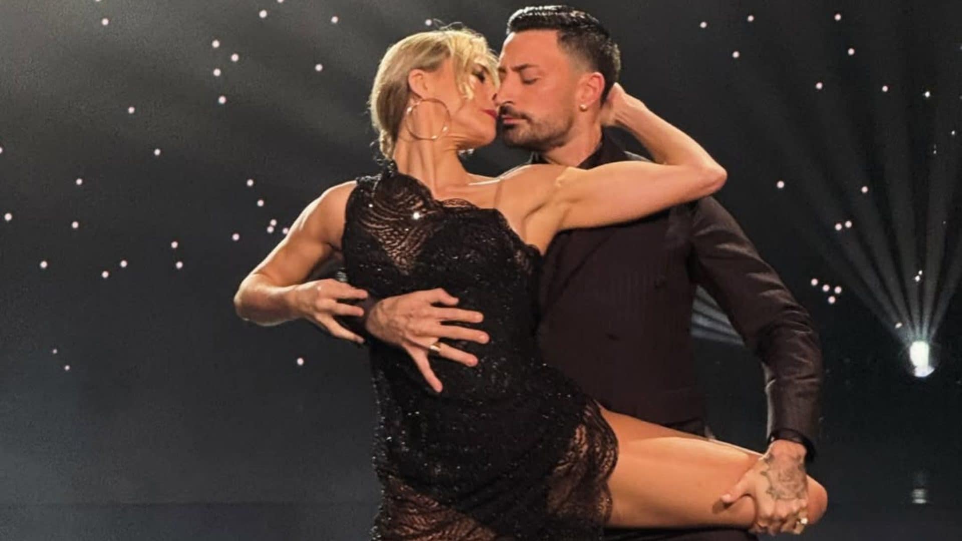 Francesca Fialdini, la gonna si sfila all'ultimo ballo ma non si scompone: secondo posto con Giovanni Pernice