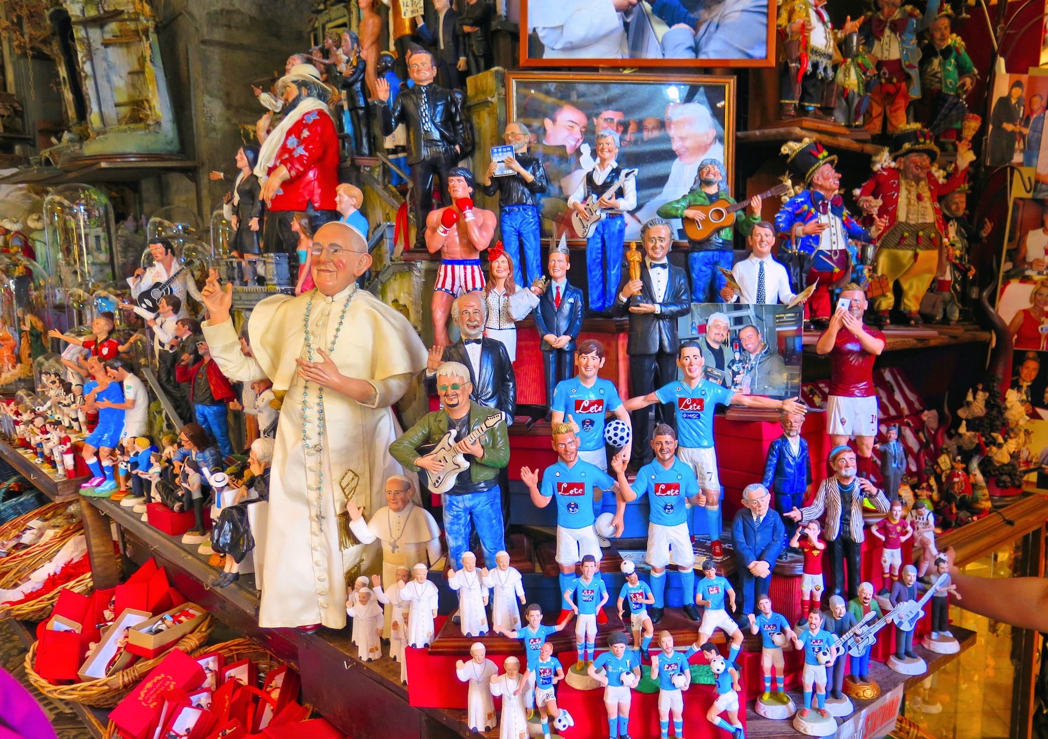 Dettaglio di Via San Gregorio Armeno, Napoli