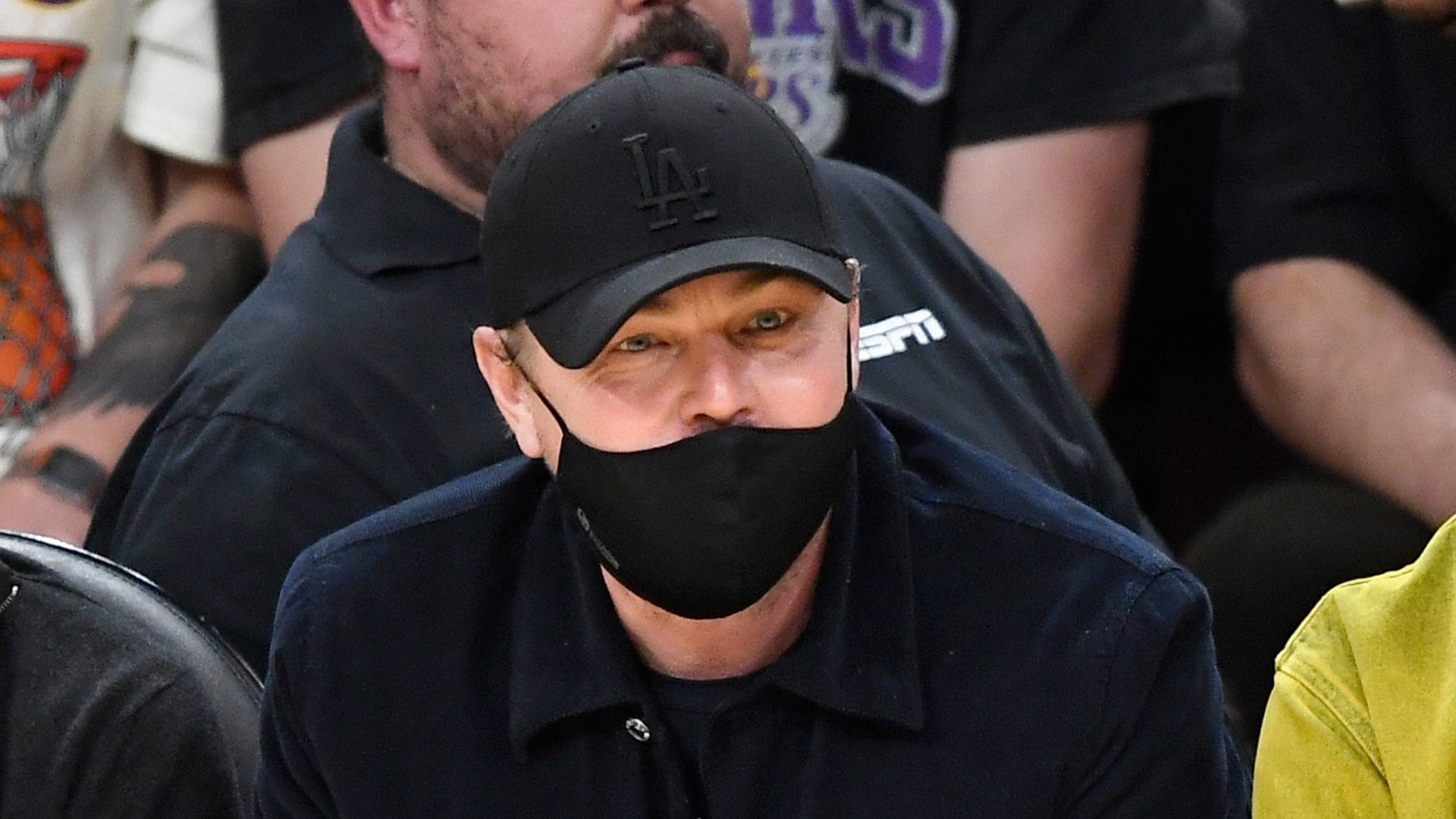 Perché Leonardo Di Caprio indossa sempre cappellino con visiera e occhiali da sole