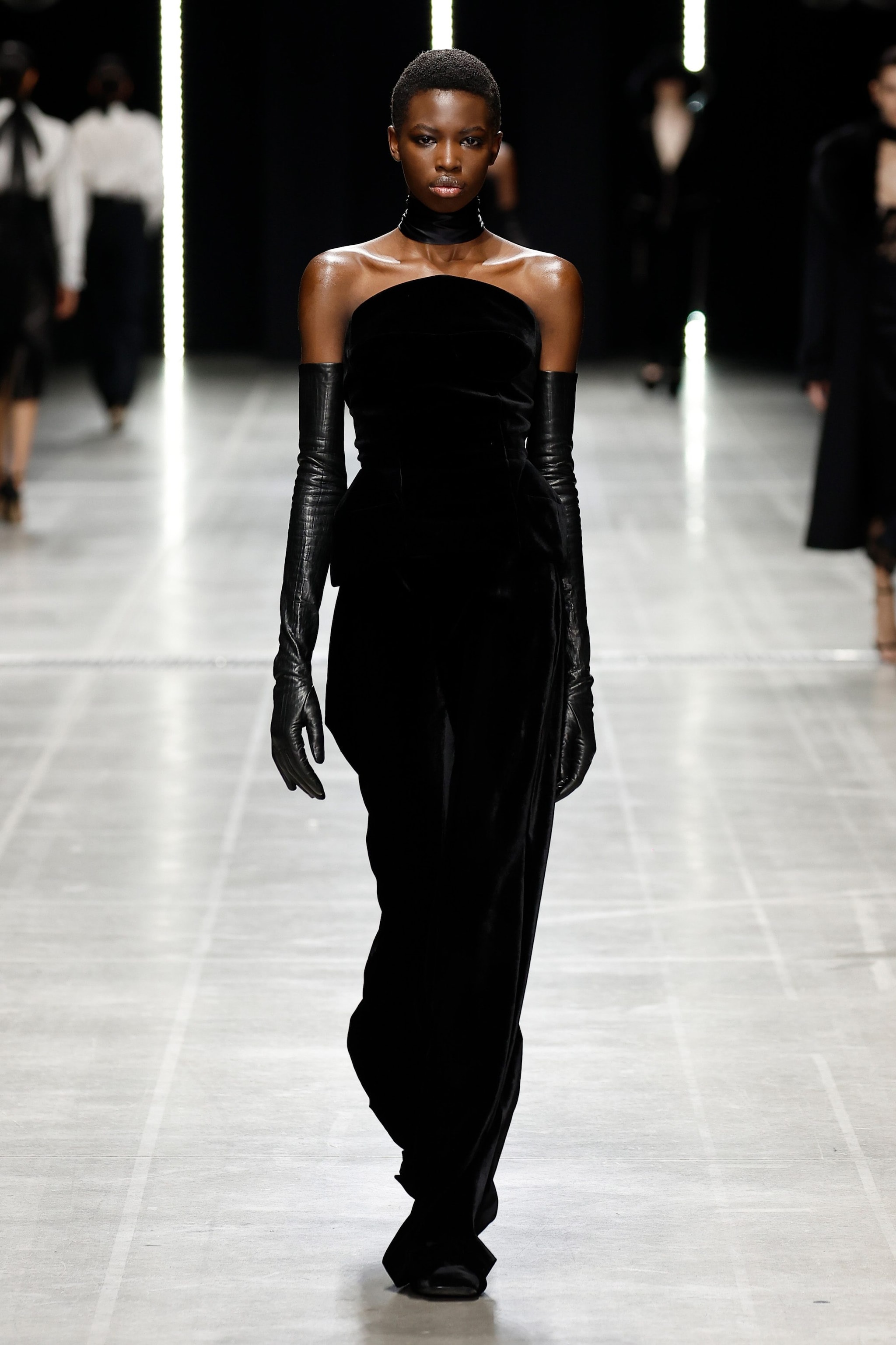 Tubino strapless in velluto nero Ermanno Scervino