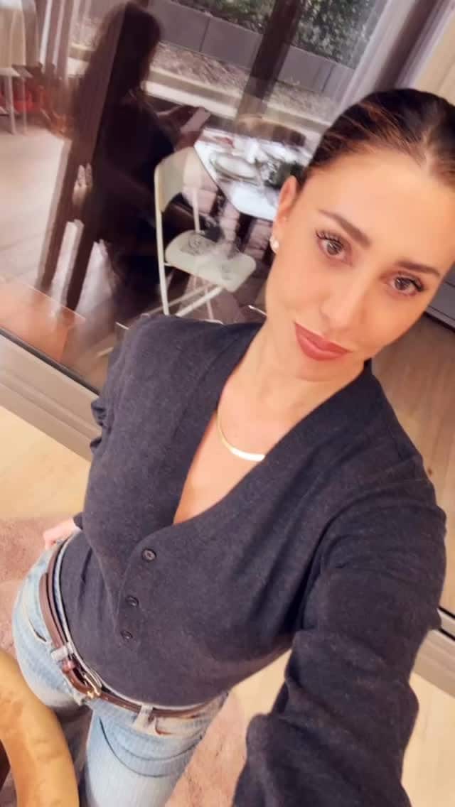 Il look di Belén Rodriguez per il pranzo di Natale