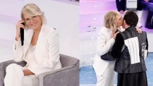 Maria De Filippi ad Amici segue il trend del Cloud Dancer 