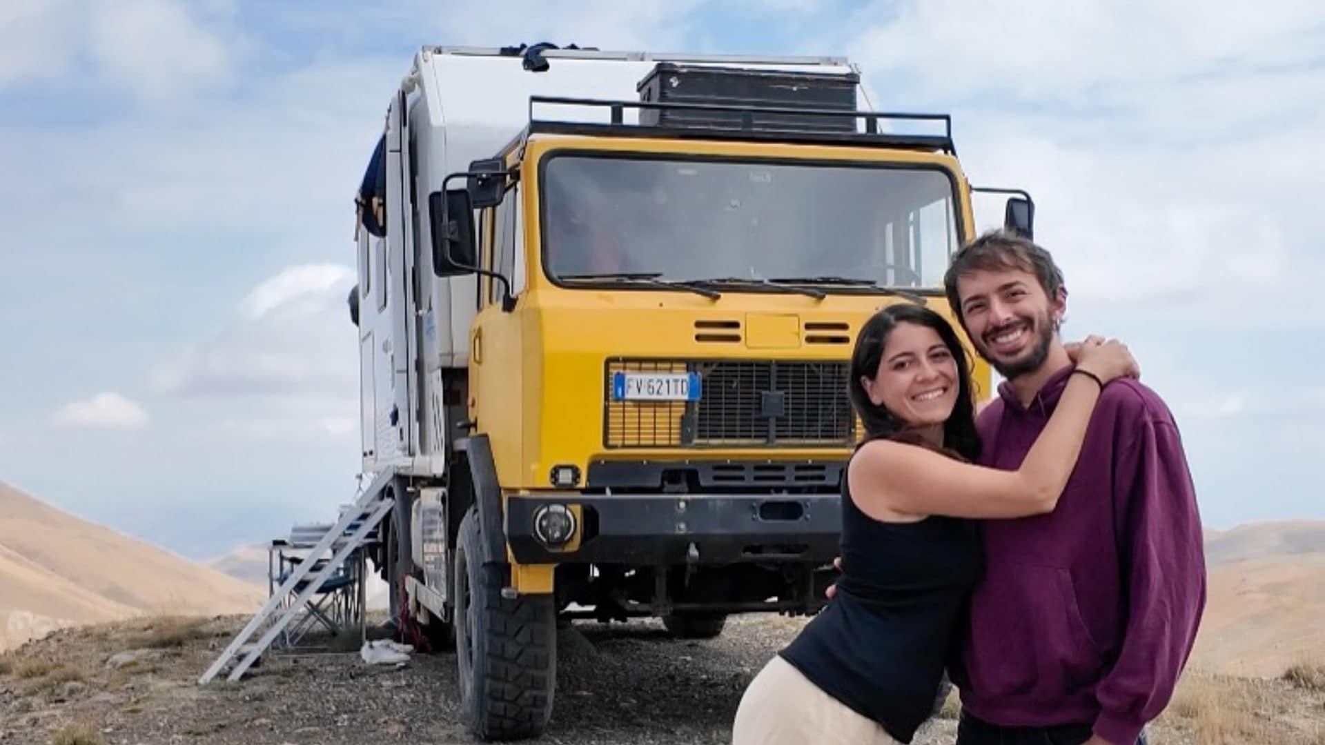 Rossella e Michele girano il mondo in van: "È la nostra casa, vorremmo vivere questa vita con un figlio"