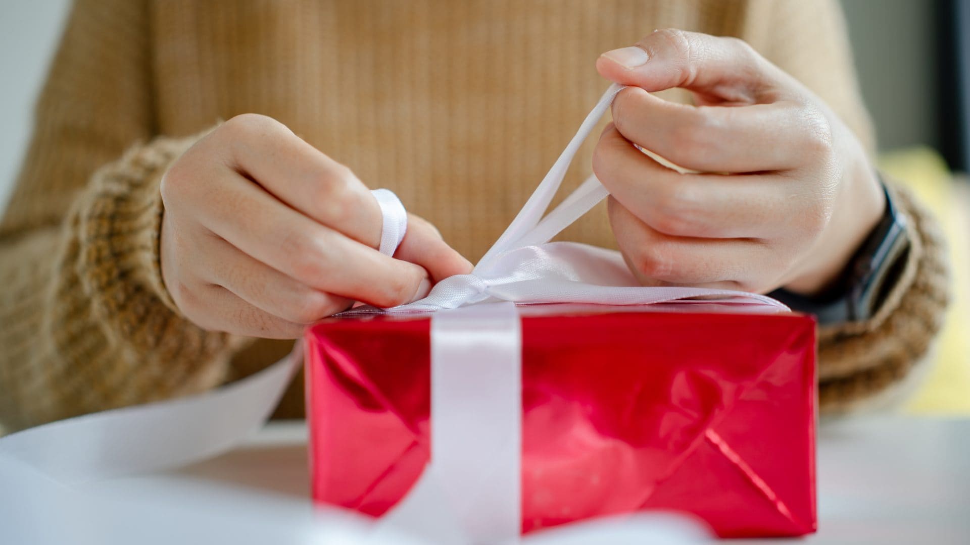 Come impacchettare i regali di Natale senza impazzire: è questione di matematica