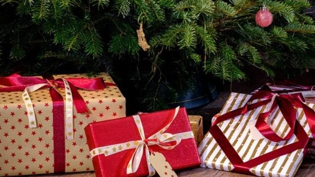 Regali di Natale sotto l'albero