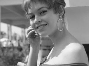 scollo-bardot-300x225.jpg