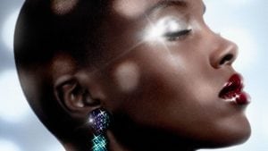 Come truccarsi a Capodanno 2026: il make-up è glamour e la parola d'ordine è brillare