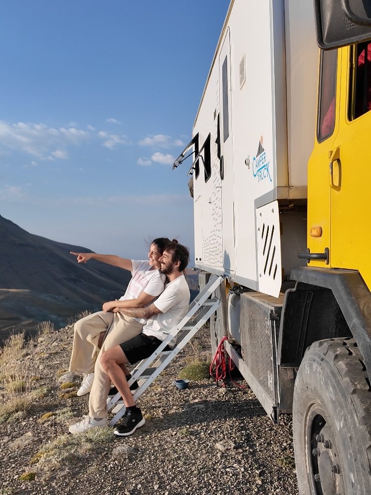 Instagram @vangolden.van