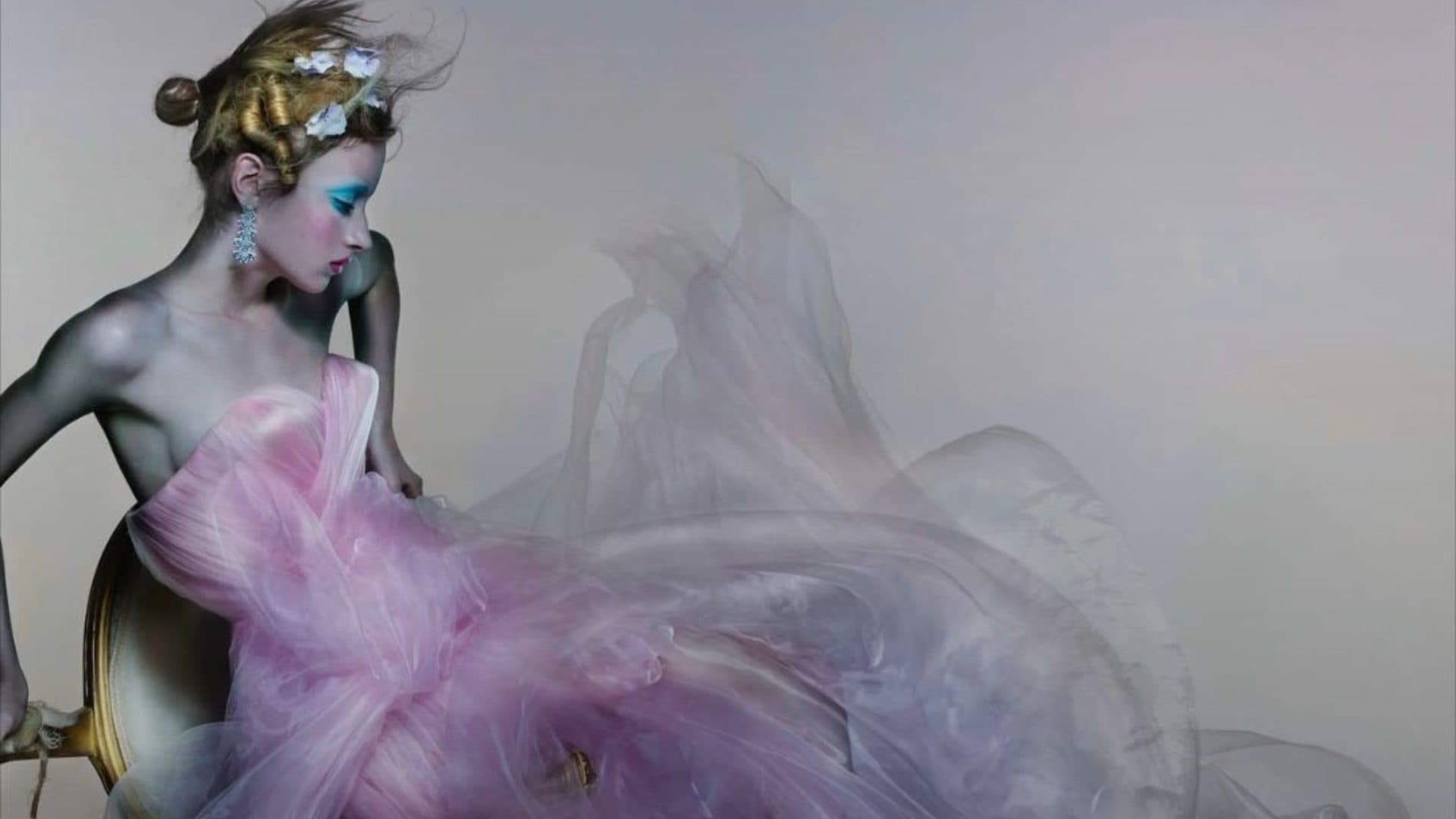 La super organza che sembra una nuvola conquista la moda: ogni filo è un quinto di capello