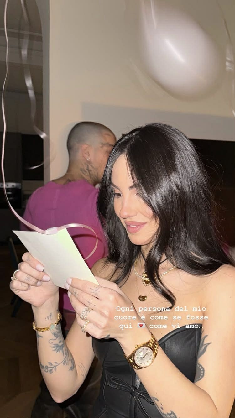 Giulia De Lellis con i gioielli scintillanti per il compleanno