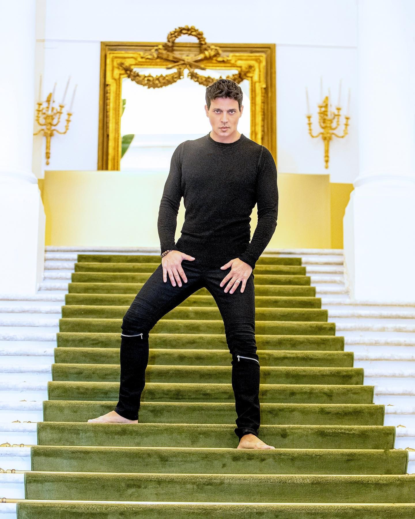 La scalinata con lo specchio d’oro