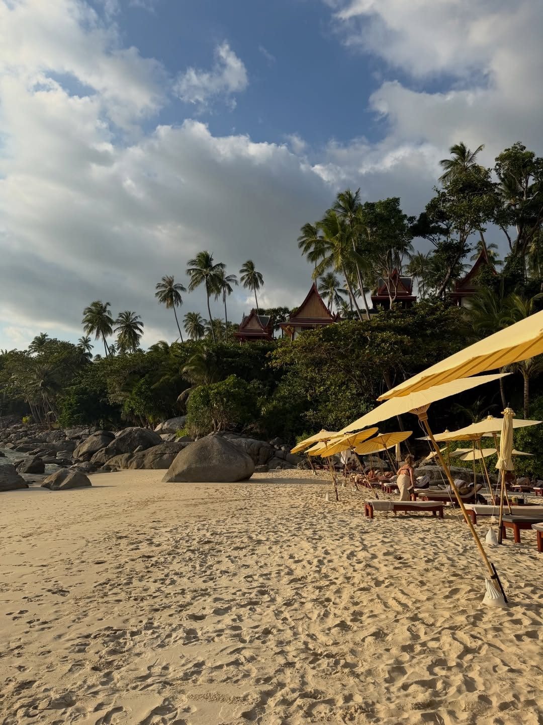 Una foto dalla spiaggia privata di Amanpuri dal profilo instagram di Elodie
