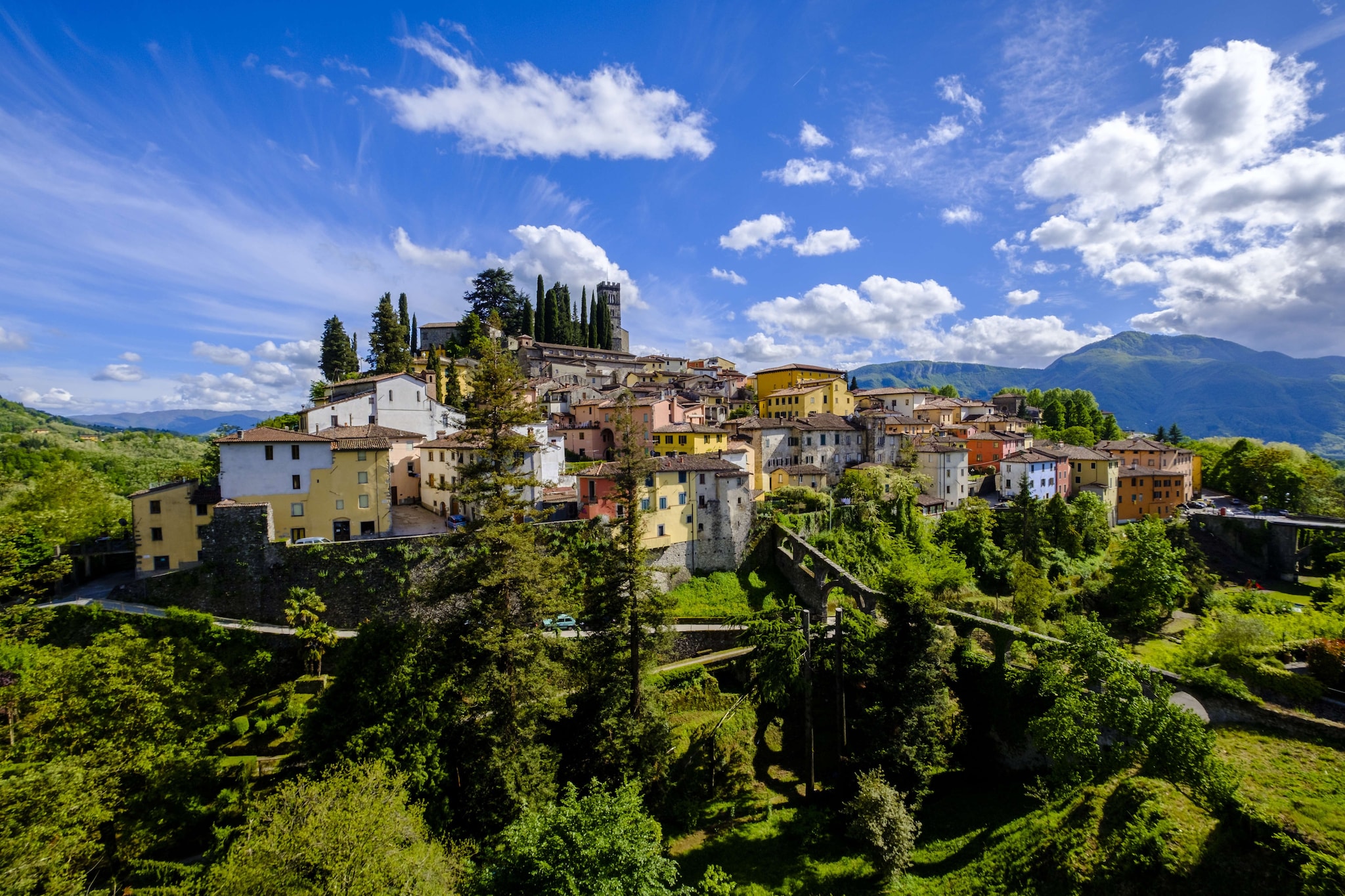 Barga, che domina la Valle del Serchio