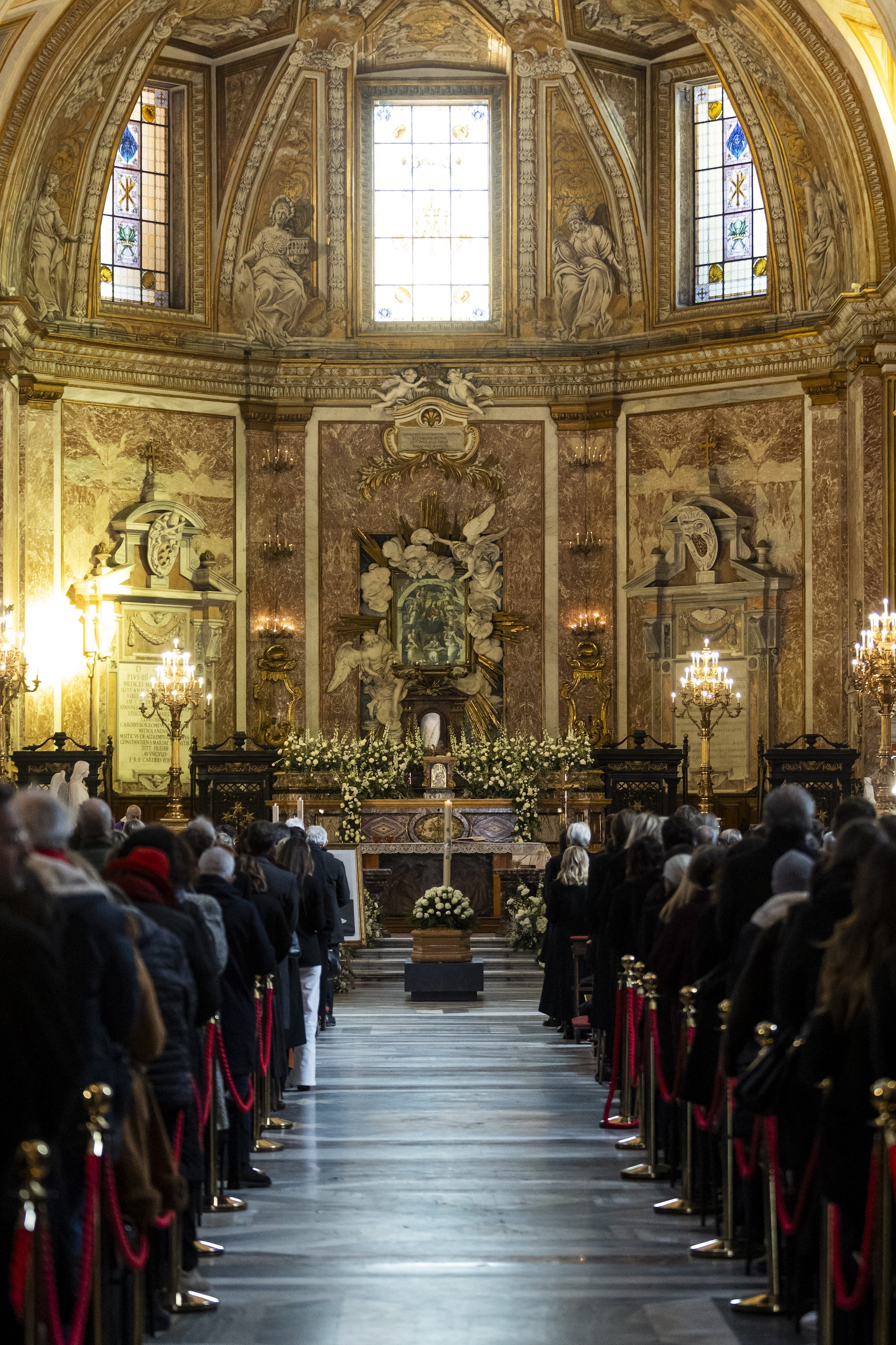 L’interno della Basilica