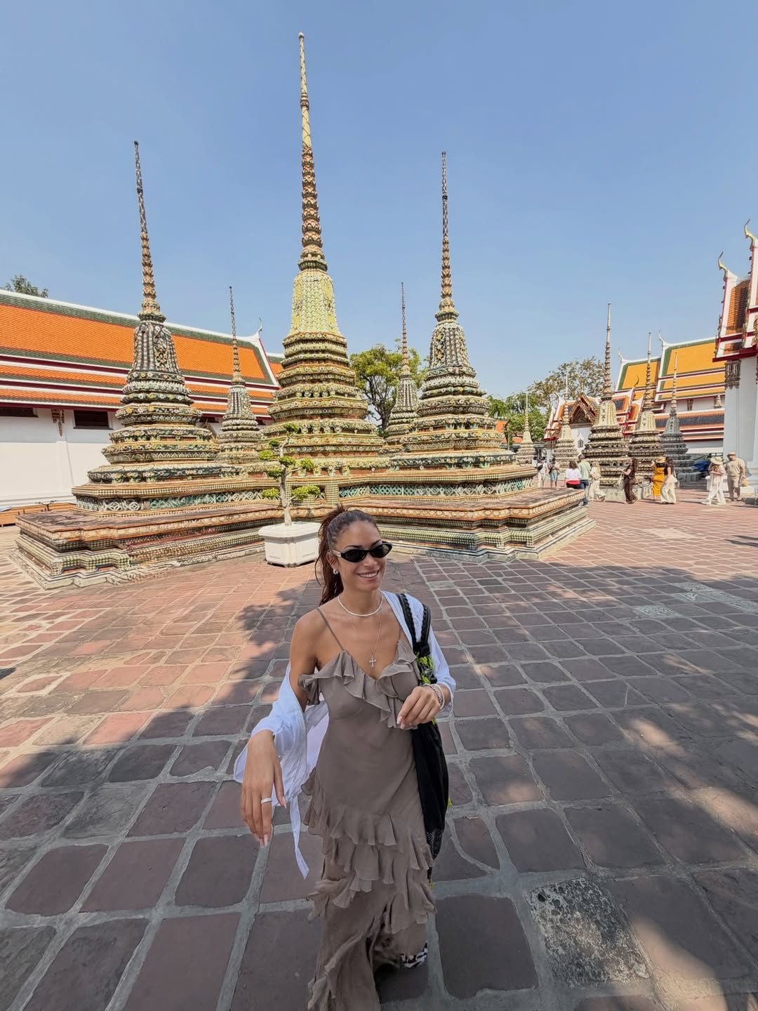 Elodie al Group of Pagodas in Wat Pho, Thailandia