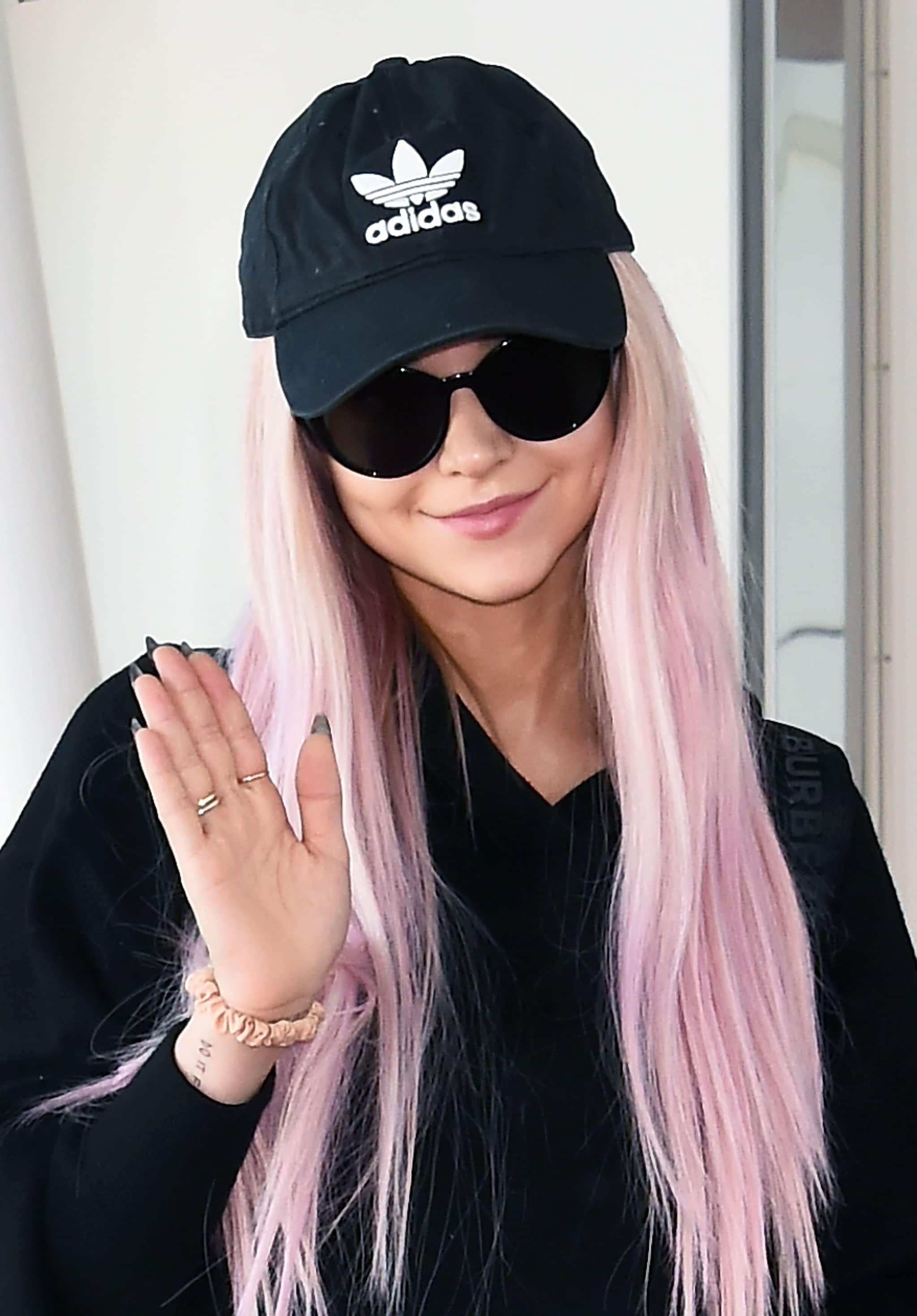 Dove Cameron con i capelli rosa