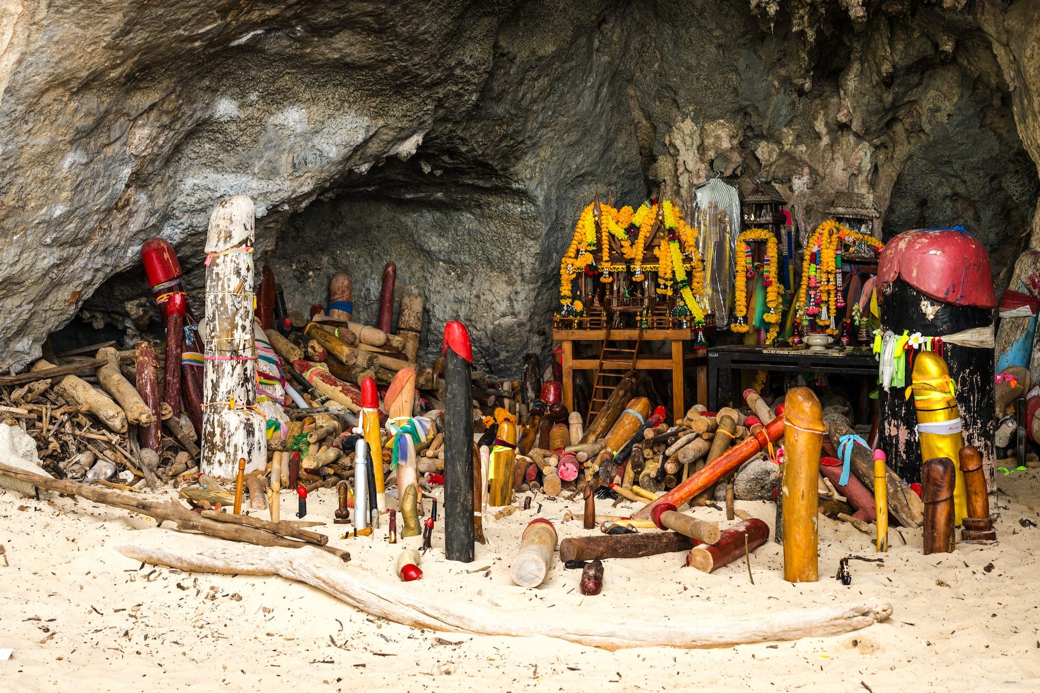 Grotta della Principessa Phra Nang a Railay Beach Krabi