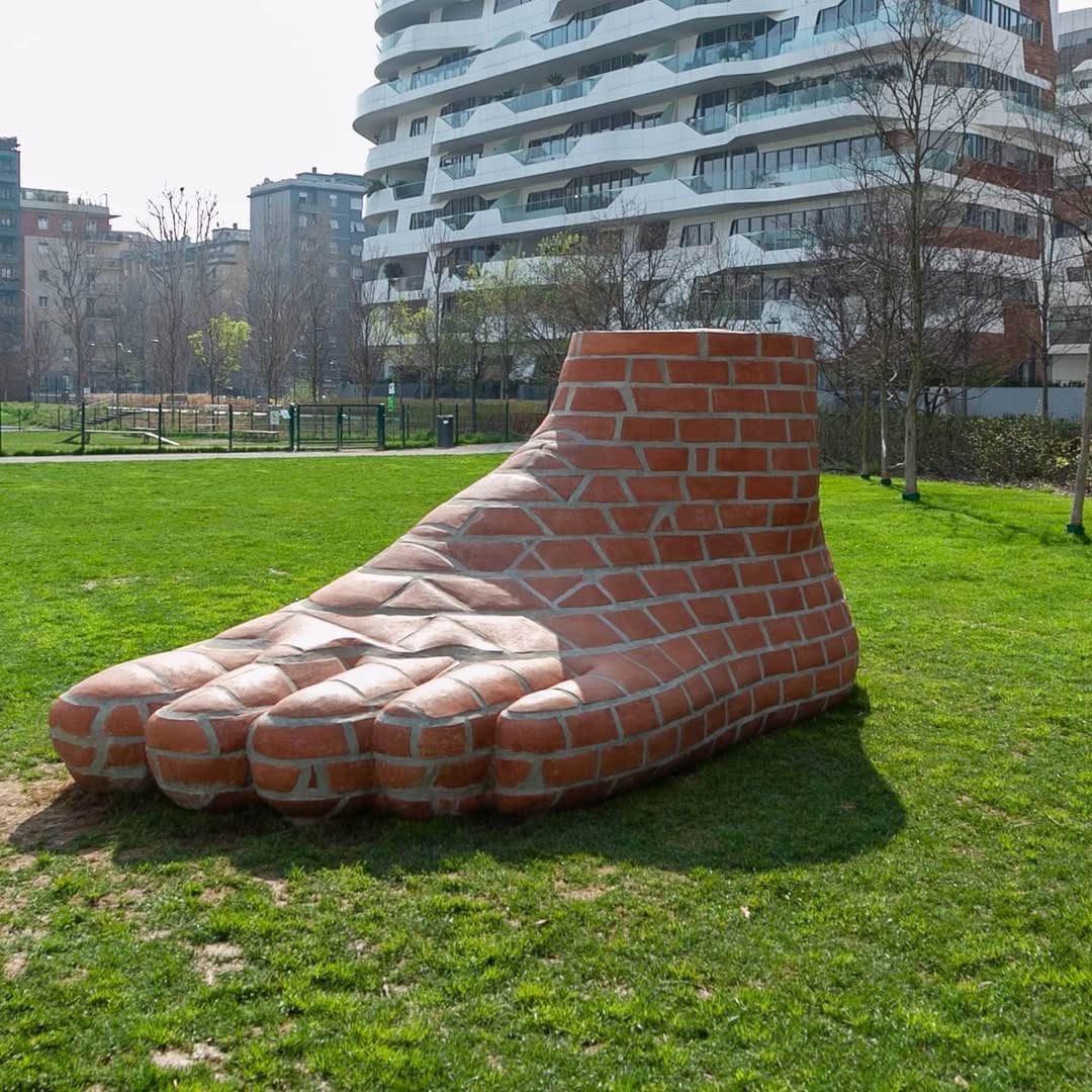 Judith Hopf, Hand and Foot for Milan (Foot), 2017