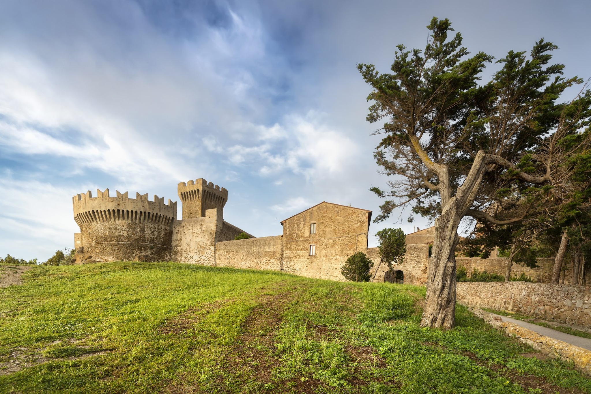 Mura della città di Populonia, Toscana