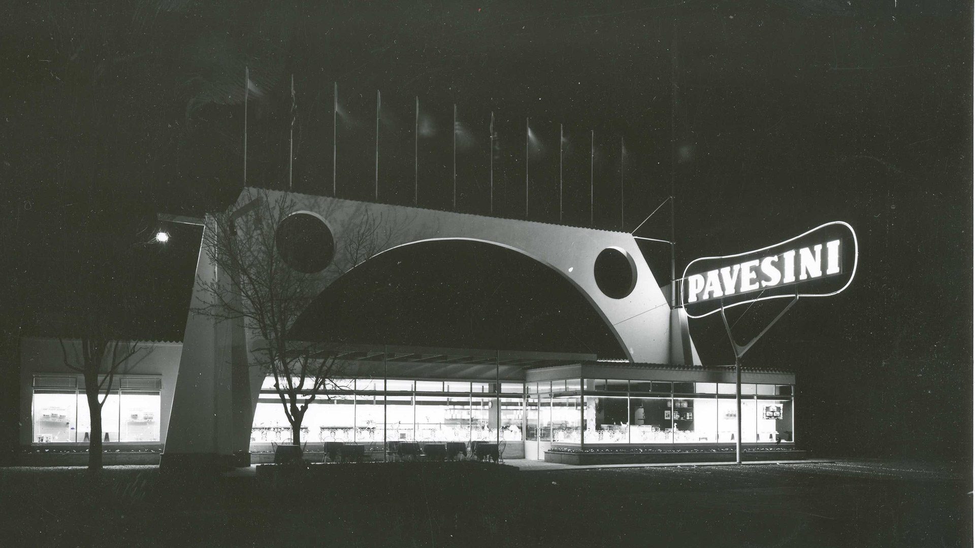 Uno dei primi autogrill "pavesini" ideati da Mario Pavesi