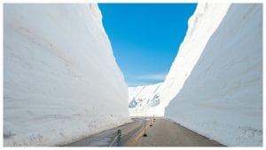 Dove si trova il Tateyama Snow Corridor, la strada interamente scavata nella neve