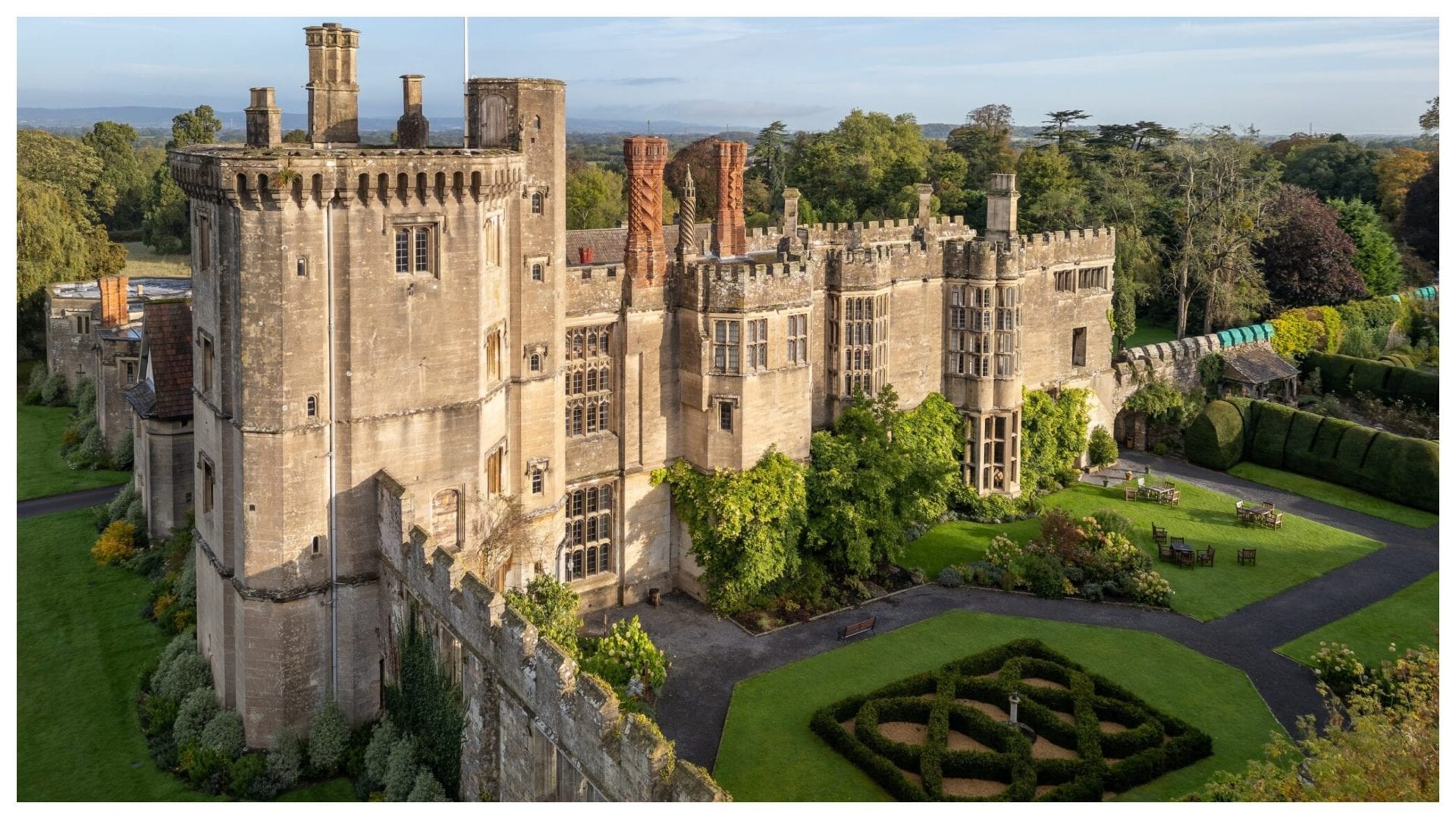 Dormire in un castello dei reali inglesi, quanto costa una notte nella residenza appartenuta a Enrico VIII