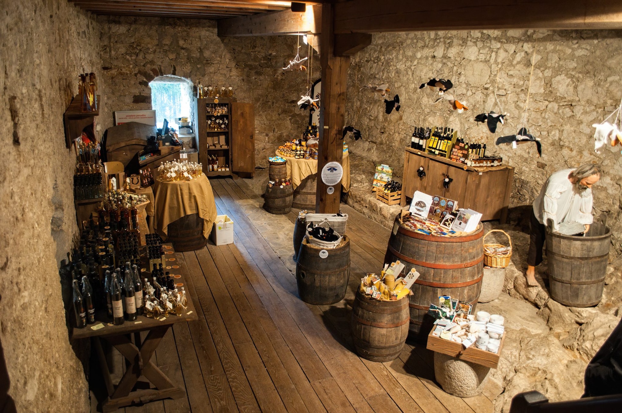 Una delle stanze del castello di Predjama, Slovenia