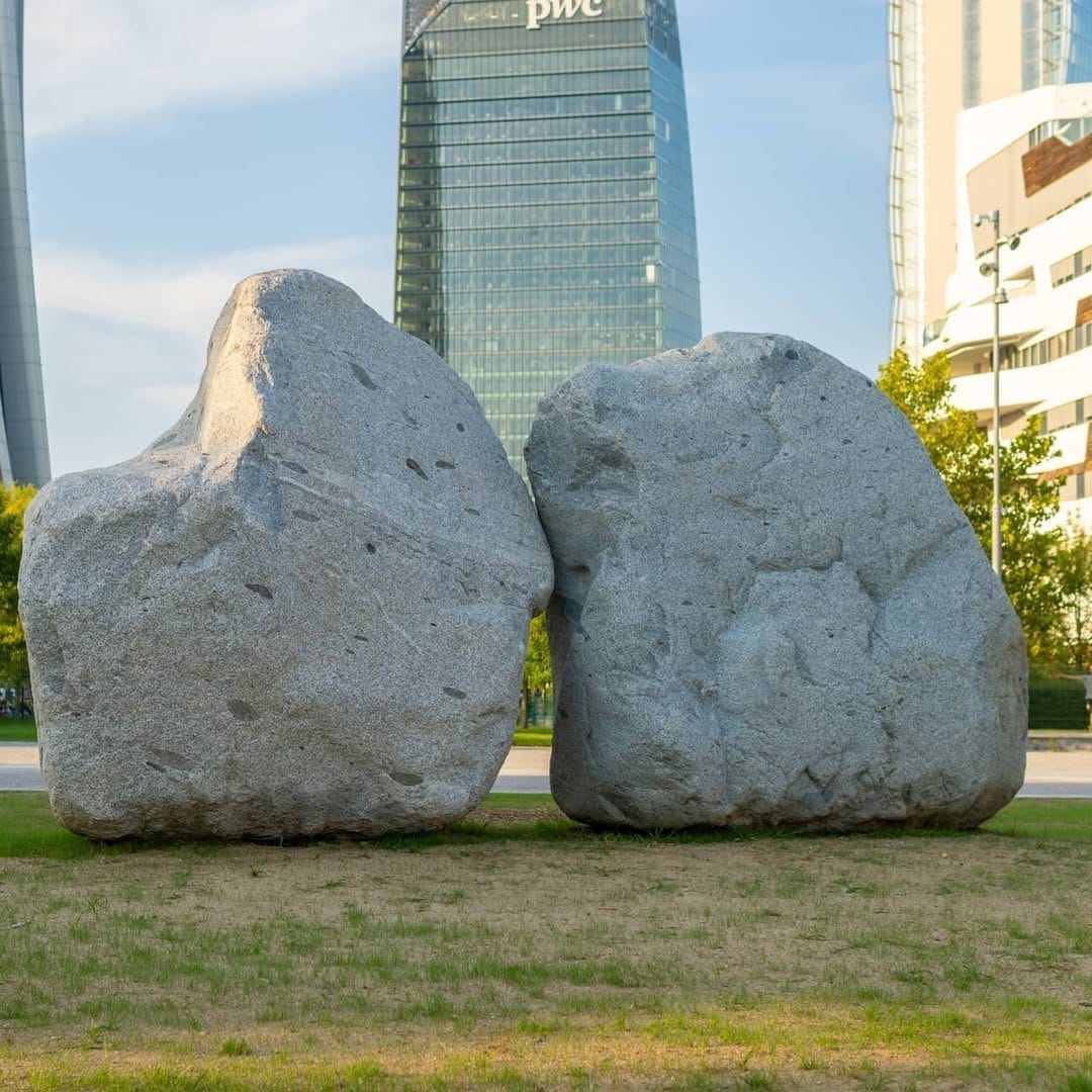 Wilfredo Prieto, Beso, 2020