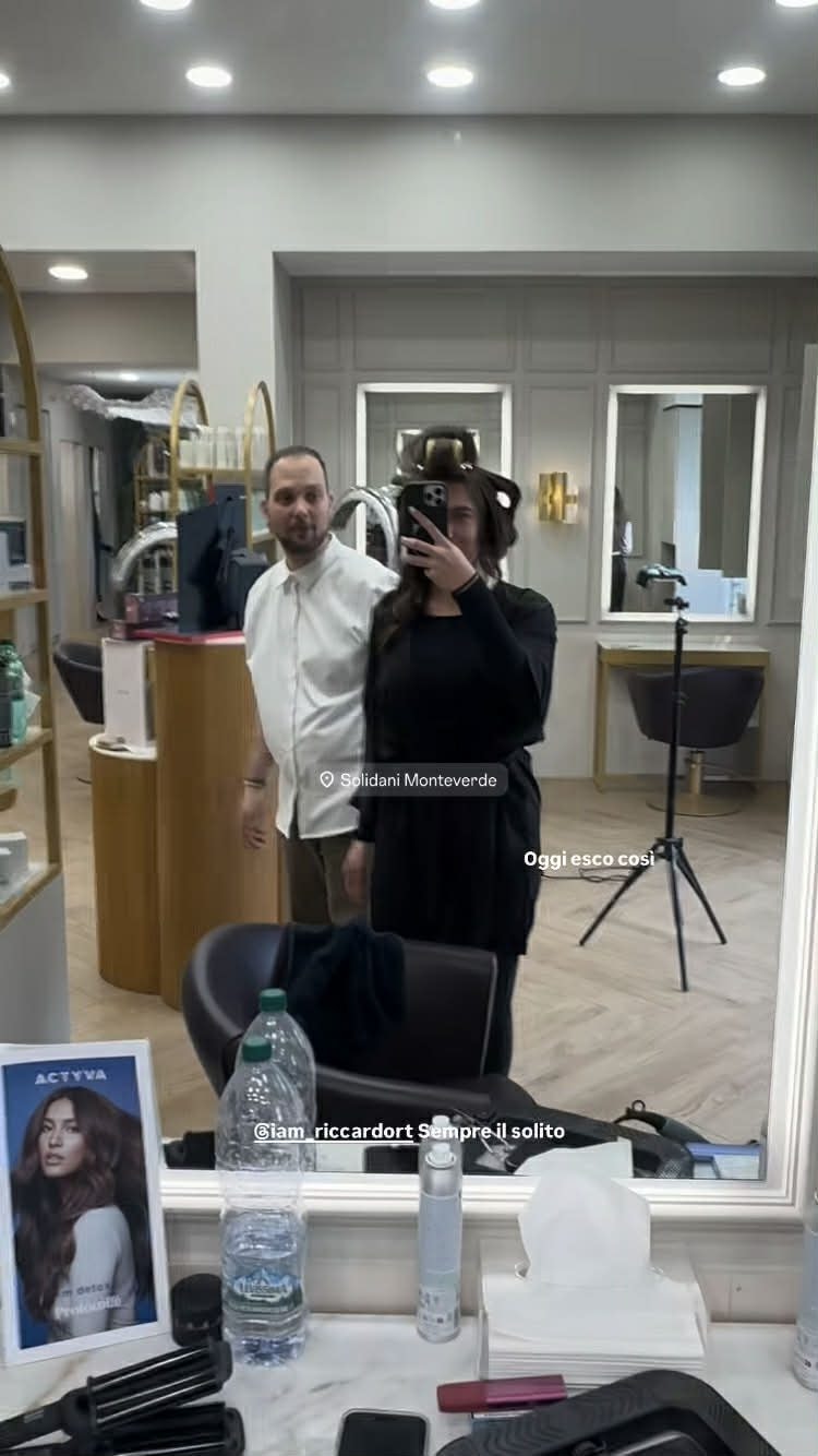 Chanel Totti dal parrucchiere
