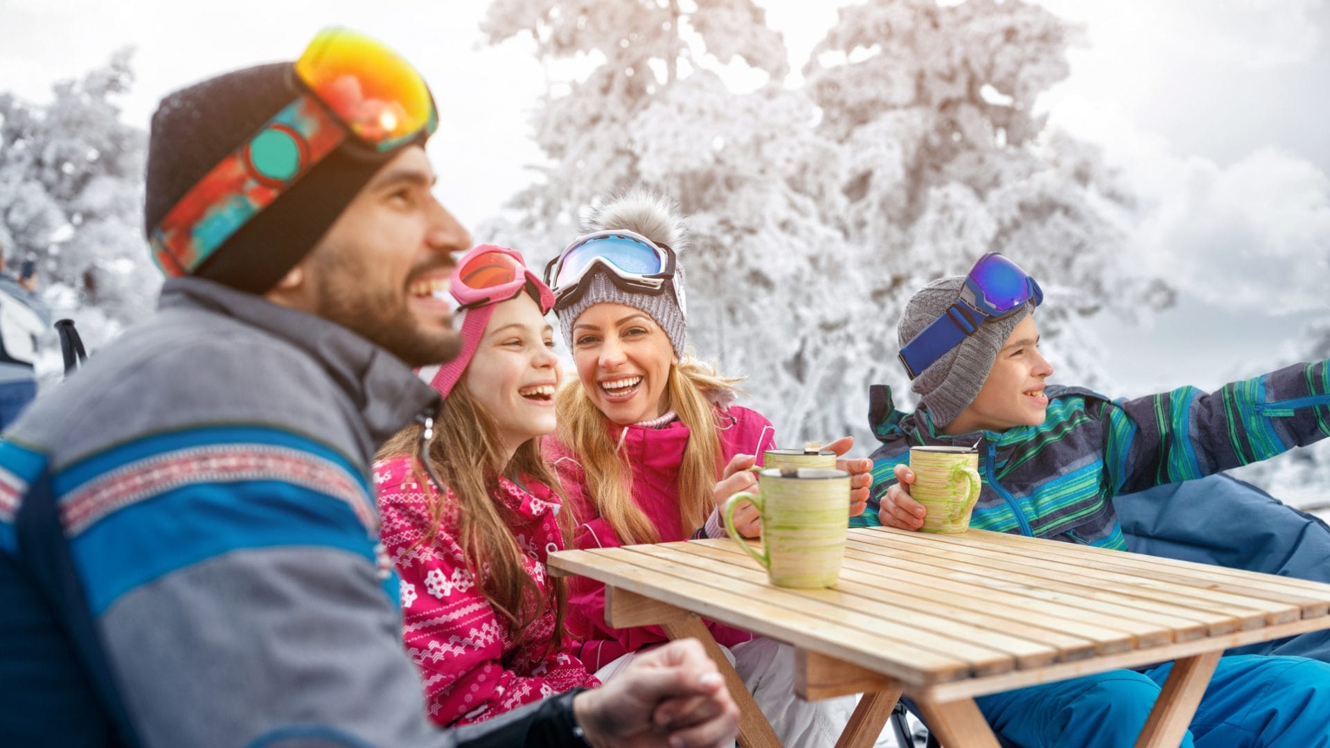 Cosa sono gli Après-ski: ad alta quota non solo sci ma anche discoteche, spa e aperitivi