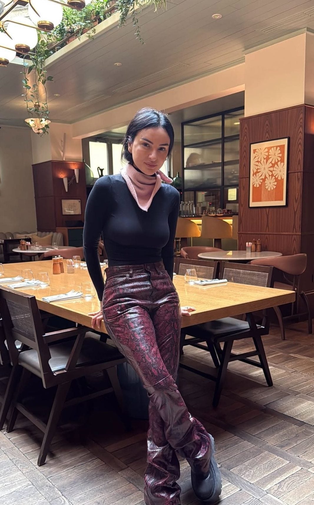 Arisa prima di Sanremo con triangle scraf