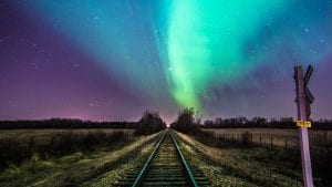 Il treno notturno con tetto di vetro per ammirare l'aurora boreale: quanto costerà