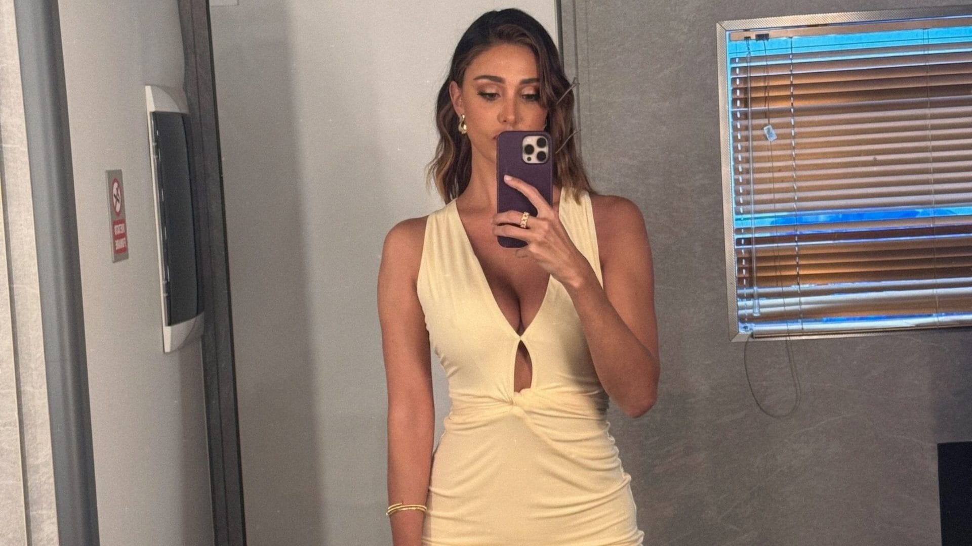 Belén Rodriguez si prepara al ritorno in tv: abiti scintillanti e maxi scollature per Only Fun