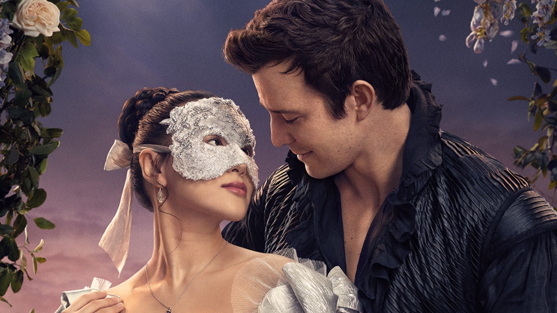 Bridgerton 4, i costumi del grande ballo in maschera rimandano a Shakespeare e Cenerentola