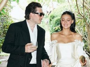 brooklyn-beckham-abito-da-sposa-nicola-peltz-faida-victoria-300x225.jpg