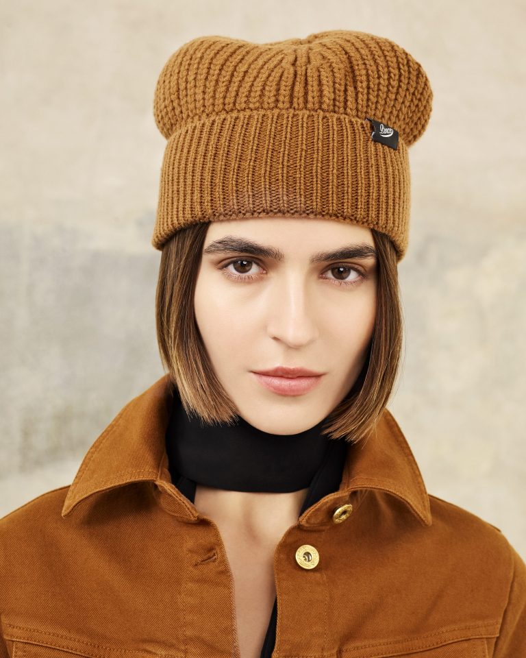 Pillbox e baschi in lana, sono questi i 7 cappelli di tendenza da ...