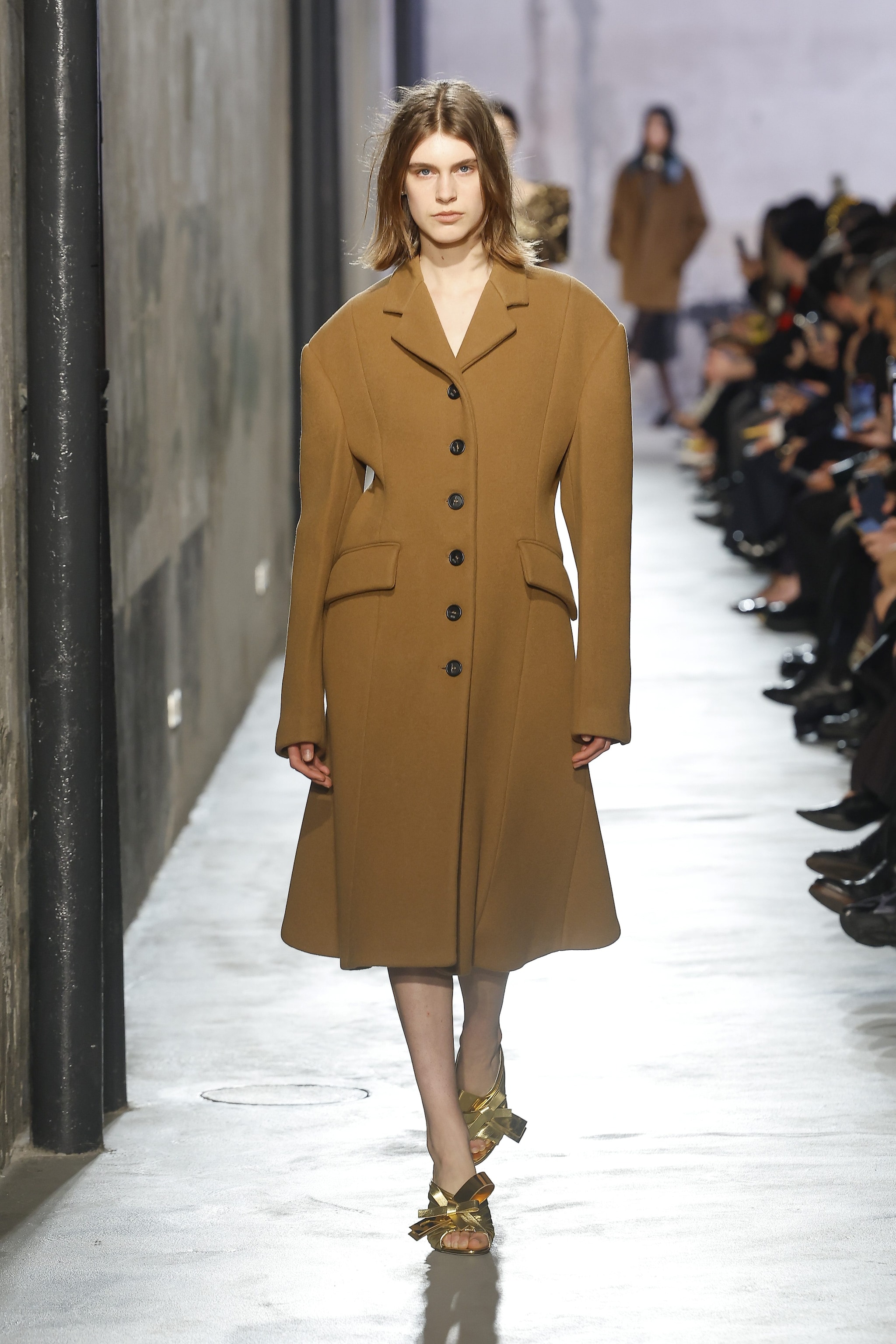 Cappotto a clessidra N21