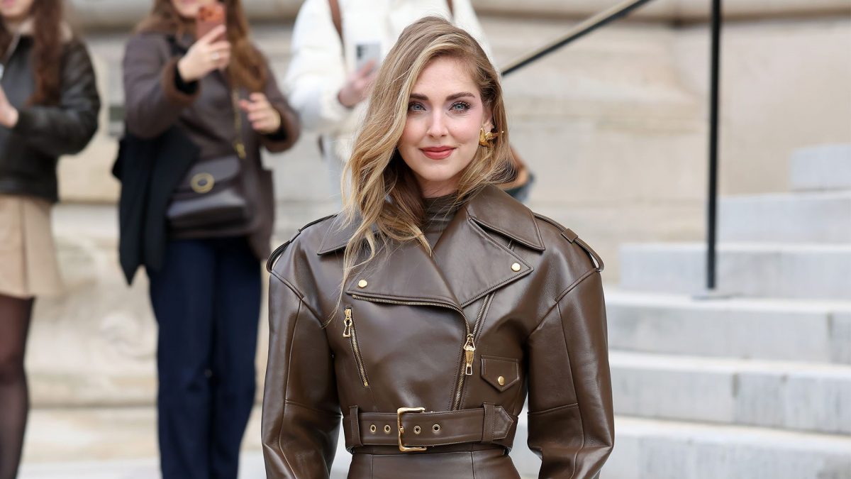 Chiara Ferragni alla sfilata di Schiaparelli della Paris Fashion Week